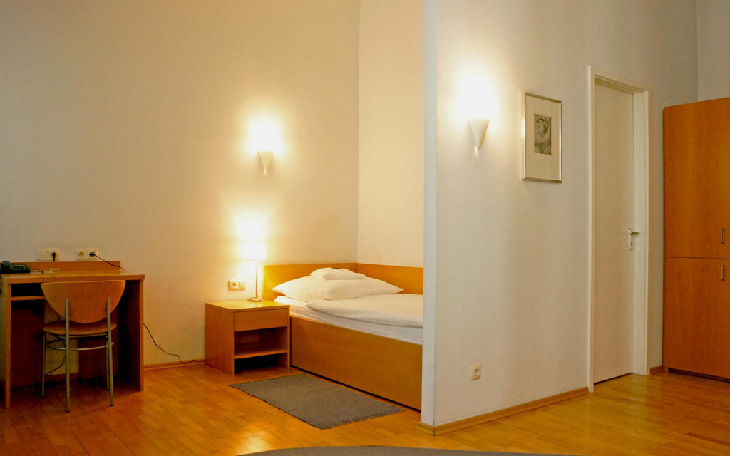 Hotel Zum Scheppen Eck Висбаден Номер фото